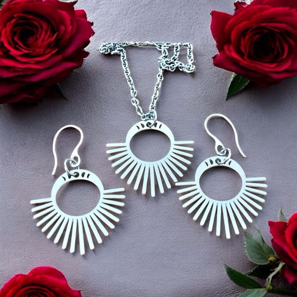 🆕 Insight Laser Cut Necklace and Earrings Set Stainless Steel